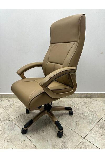 DEC41 Swivel office chair in different colors.