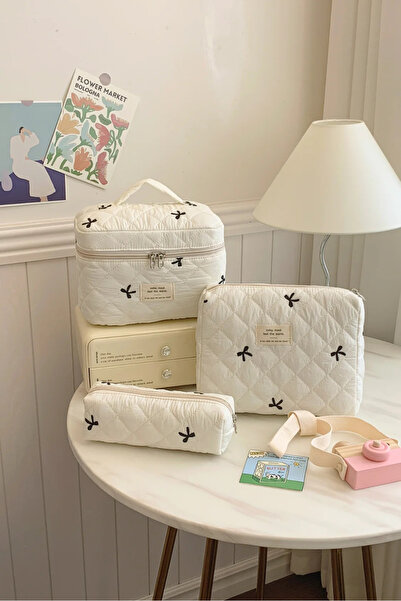 Moments 3-piece makeup bag in different sizes to organize makeup. Cosmetic bag in 3 sizes.