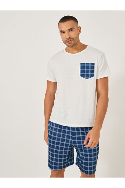 Styli Solid Contrast Pocket Detail T-Shirt and Checked Shorts Set