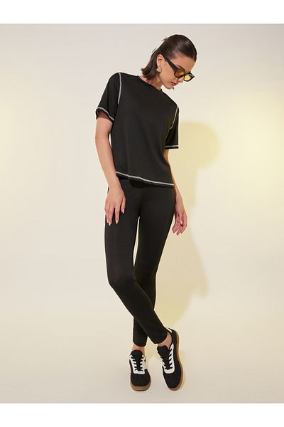 Styli Solid Round Neck T-Shirt and Leggings Set