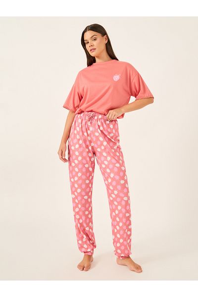 Styli Graphic Print Round Neck T-Shirt and Pyjama Set