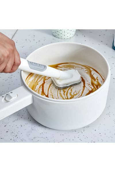 TAAM_SA Stylish kitchen brush for cleaning dishes and sinks with a comfortable handle and built-in soap dispenser to prepare your new home