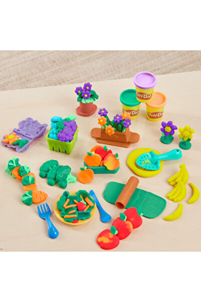 Hasbro Play-Doh "Grow Your Garden" Play-Doh Playset with 20 Accessories