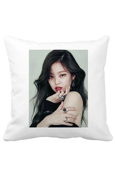 BEKZ Perna Decorativa BlackPink Jennie 1, 40×40 cm, Alba, Mata, Husa Detasabila, Burduf