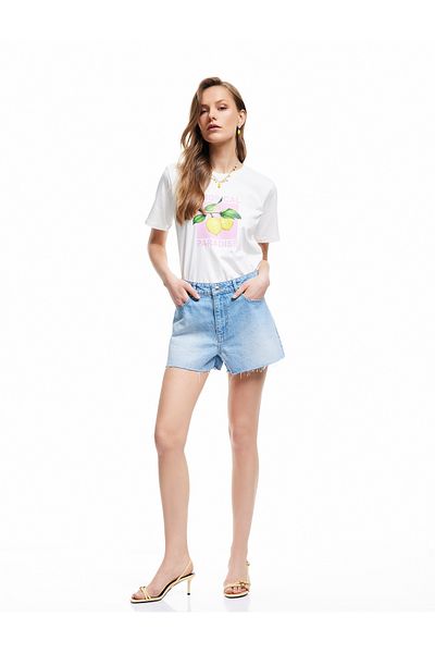 Koton Nou sezon Koton X Sibil Çetinkaya - Mini pantaloni scurți din denim cu detaliu de broderie de cireș