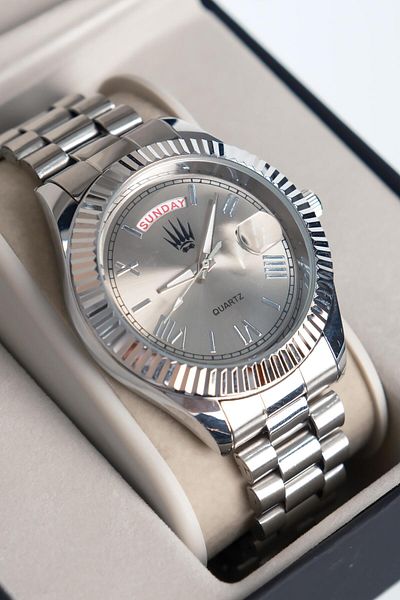 WATCHOFROYAL Lumen Romanum Silver Wristwatch