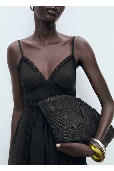 MANGO Woman Dantel detaylı uzun elbise