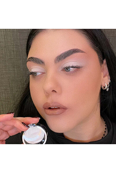 Layla Cosmetics Sparkle Eyeshadow 01 - Sparkling Eyeshadow