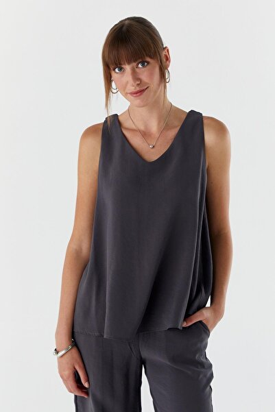 Shopping Shop Hanging Pants Suit Fume