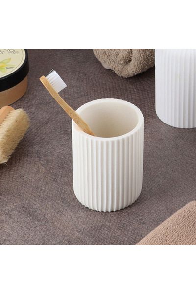 Tendance Round Shaped Striated Matte Polyresin Bathroom Tumbler White