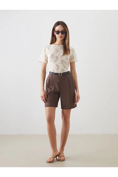 LC Waikiki LCWAIKIKI Κλασική μπλούζα με λαιμόκοψη σε μπεζ ρουτσέ