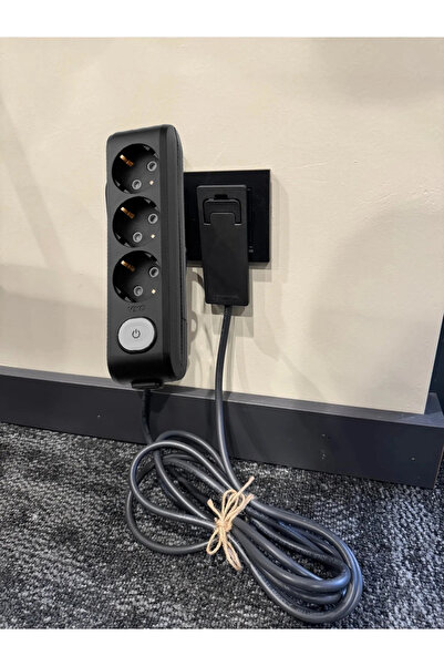 VİKO Viko Dayanıklı Ultra İnce Fişli 3’lü Grup Priz 4 metre Anahtarlı Siyah