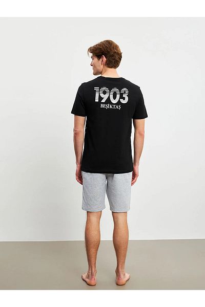 LC Waikiki Σετ πιτζάμες με ανδρικό σορτς με τυπωμένο στάνταρ καλούπι Beşiktaş