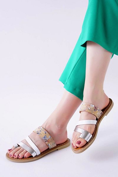 BrcDesing White Striped Skin Slippers Minne