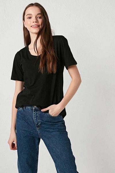 LC Waikiki Lc Waiki Women's Black T-Shirt U-Neck Solid Short Sleeve Cotton from Your Fashion Style