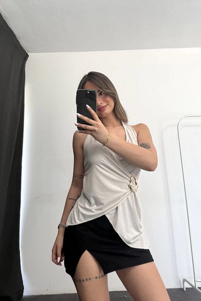 MOZENA Buckle Detailed Back Tie Blouse