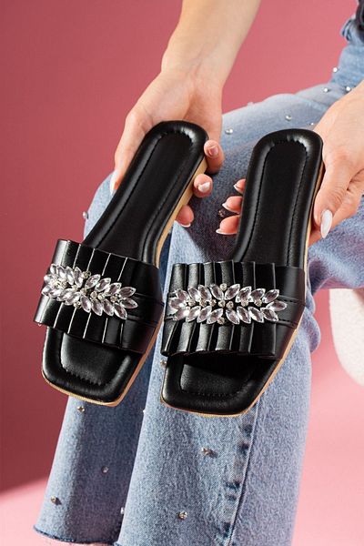 FUGA MODA Thor Black Folded Leaf Stone Detailed Slippers