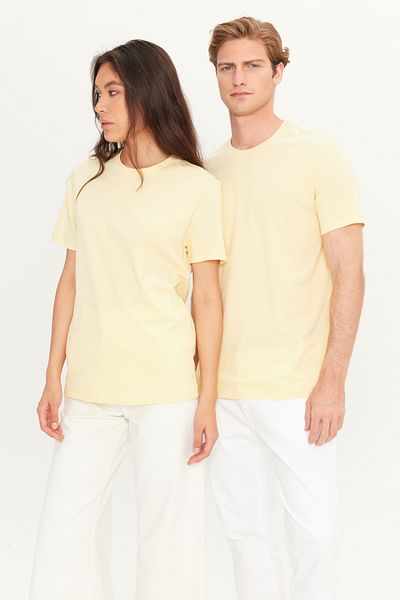 AC&Co / Altınyıldız Classics Ανδρικό μπλουζάκι YellowSlimFitBasic - 100% βαμβάκι, λαιμόκοψη
