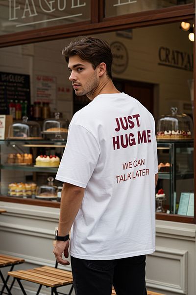 Trendyol Collection Just Hug Me bedrucktes weißes Oversize-Baumwoll-T-Shirt – TMNSS25TS00228