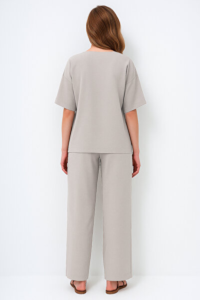 Trend Alaçatı Stili Women's Gray V-Neck Metal Gold Button Detailed Aerobin Linen Blouse and Trousers Set Alc-X14122