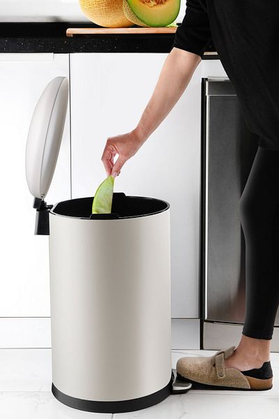 Prima Nova Bombe Lid Trash Can 30 Lt Matte Beige - Black Inside