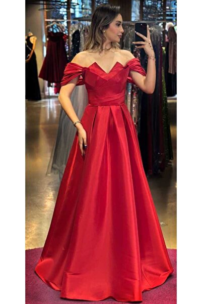 Abiyeniall Kırmızı Yırtmaçlı Kloş Etekli  Uzun Abiye Elbise 7637