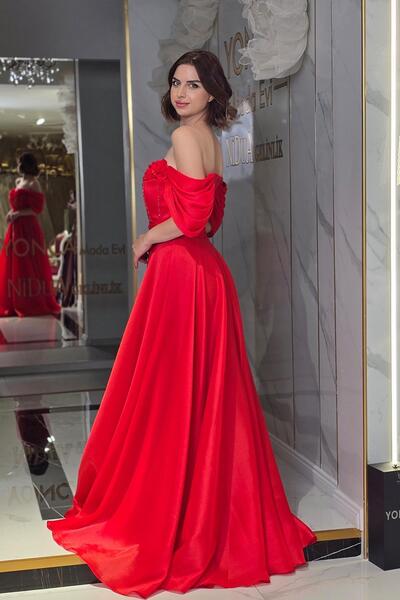 Yonca Moda Evi Kırmızı Düşük Omuz Yaka Çiçekli Abiye 8400