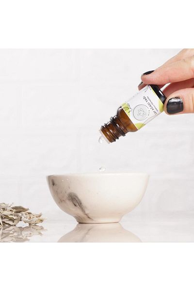 Mitr Tea Tree Essential Oil - Comfortable Cut