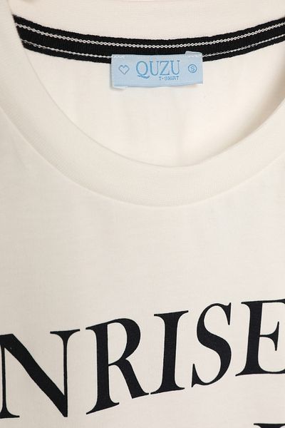 Quzu Piping Detailed Text Printed Crop T-Shirt Ecru