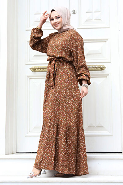 Tesettür Dünyası Długa suknia z modnym wzorem kwiatowym TSD240306
