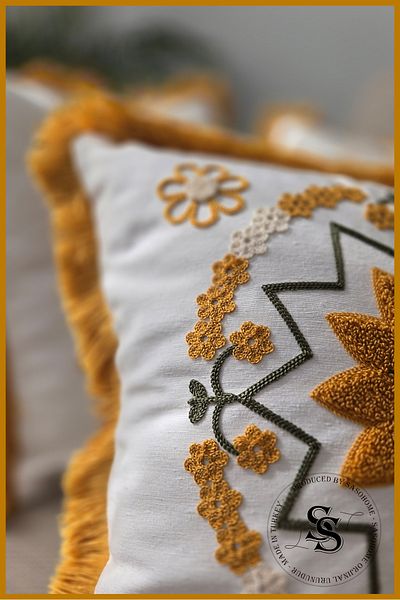 SasoHome Beauty Flowers Punch Embroidery Patterned Linen Throw Pillow Cover