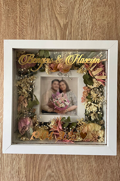 Verda Çerçeve Ledli 25x25 Cm Fotoğraf Bölümlü Isimli Anı Çerçevesi! Yeni Trend Anı Çerçevesi