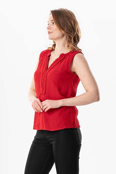 Eliş Şile Bezi Sleeveless V-Neck Berrin Guipure Detailed Muslin Summer Blouse Red Krmz