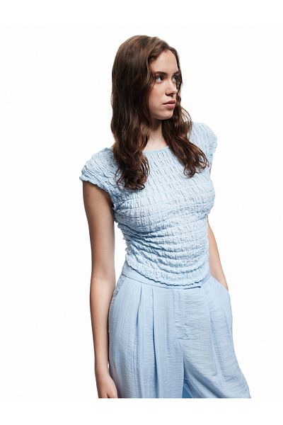 Koton X Melis Ağazat - Tricou crop cu decolteu, fără mâneci, cu textura pe spate