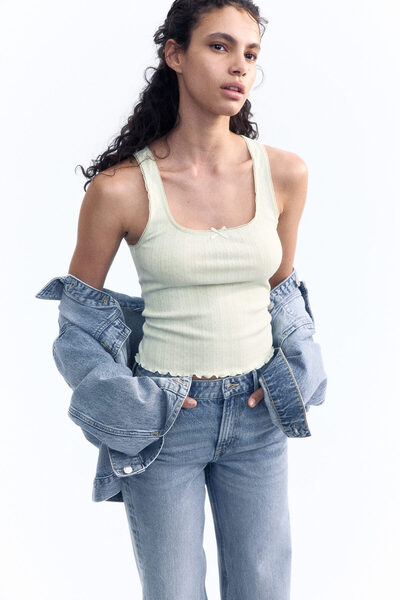 H&M Delik Desenli Kolsuz Jarse Üst