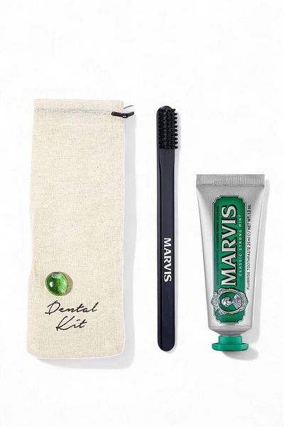 Marvis Classic Strong Mint Toothpaste 25 ml + Medium Hard Black Toothbrush Dental Kit