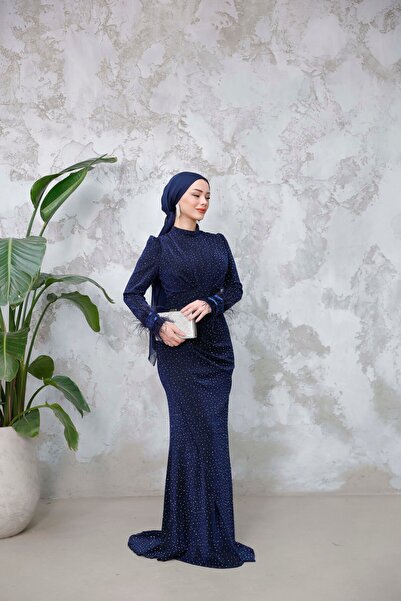 welting Tüylü ve Taşlı Şimli Detaylı Tesettür Abiye Lacivert