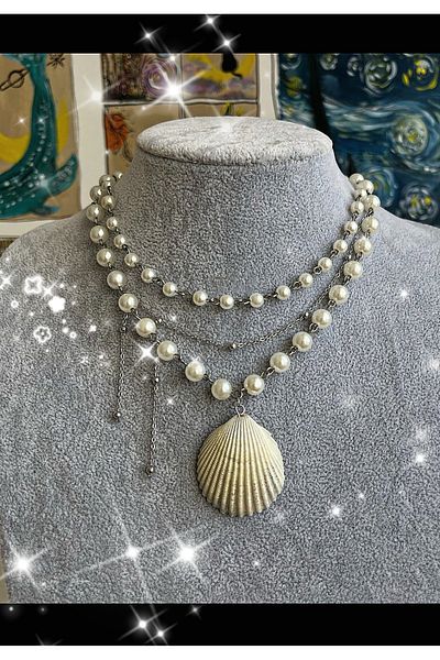 Serashine Vintage Sea Shell Design Necklace