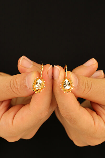 Çgk Çiğdem Gürel Kuyumculuk Badem Tarzı Altın Küpe