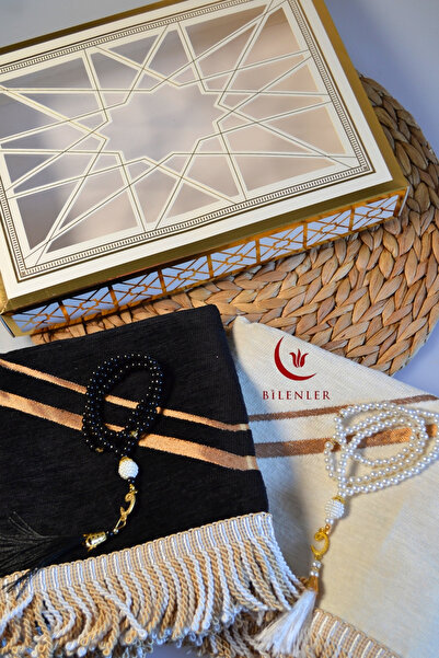 Bilenler Çiftlere Özel Kalpli Kadife Eş Seccade ve Vav Detaylı İnci Tesbih Se...