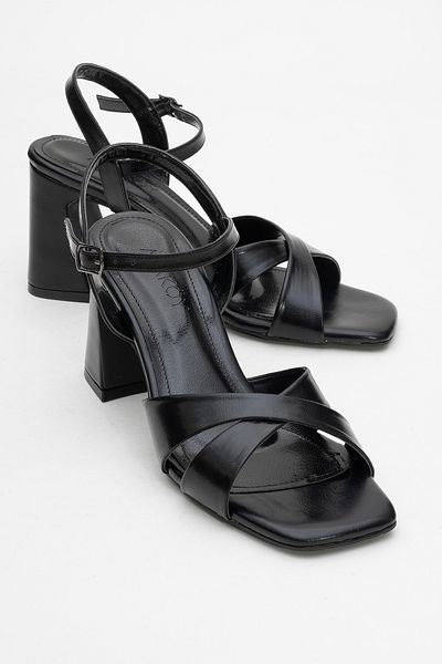 Ataköy Ayakkabı Women's Cross Strapped Thick Heel Shoes