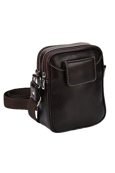 Magazinul de genti Men's bag made of soft natural leather, model 026