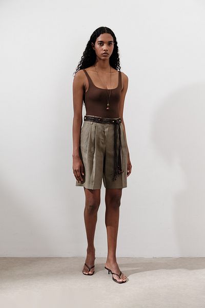 Manuka Linen Pleated Bermuda Shorts Khaki