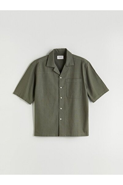 LC Waikiki قميص LCW Vision ذو قصة عادية وياقة منتجع وأكمام قصيرة من قماش البو...