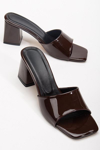 Dilimler Ayakkabı Patent Leather and Plain Tekband Brown Patent Leather Women's Heeled Slippers