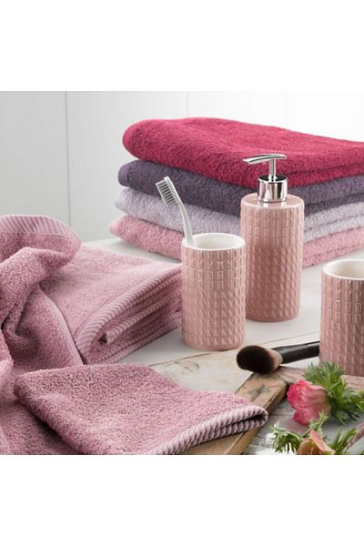 Kela LADESSA bath towel 100% cotton raspberry 70x140cm