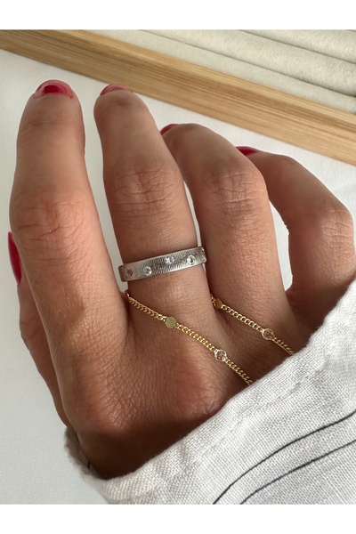 ringbox Gümüş Renk Taşlı Mat Yüzük