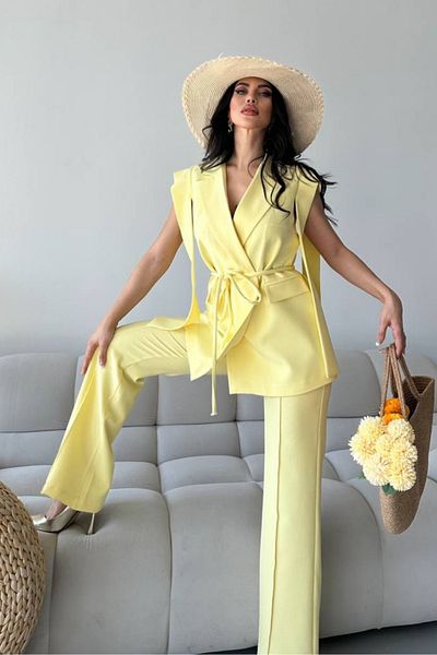 AKD Atelier Set de pantaloni pentru femei, cu vestă cu curea, cu detaliu de umăr