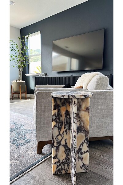 Pergamon Marble & Design Afyon Menekşe Yan sehpa Demonte model 30x55 cm