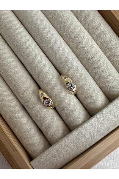 ringbox Gold Tiny Stone Hoop Earrings
